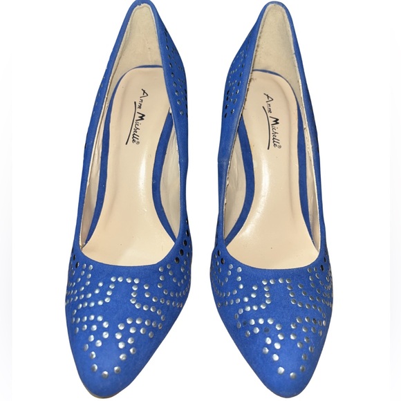NWOT Anne Michelle Royal
Blue Studded Pointed Toe
Pumps - Size 7.5 - Picture 9 of 9
